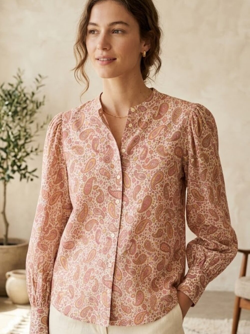 Doen EUC 100% Silk Rose and Mustard Paisley V-Neck Blouse
